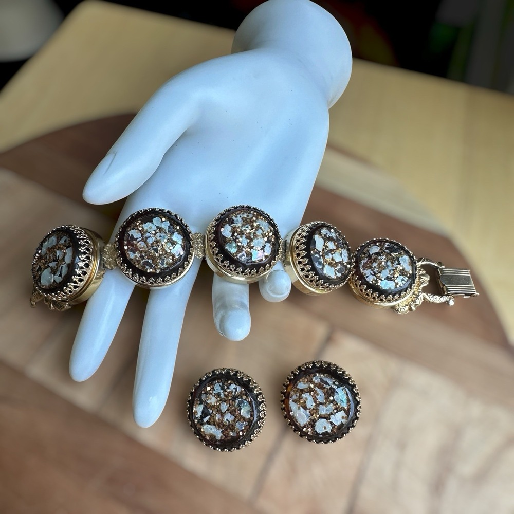 Vintag 1950's Confetti Bracelet 6.5 Inch w Clip Earrings Acrylic Gold Flake MOP